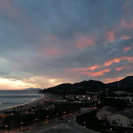 Con Terraza, Vistas Playa Y Montana * Hospitalet De L'Infant