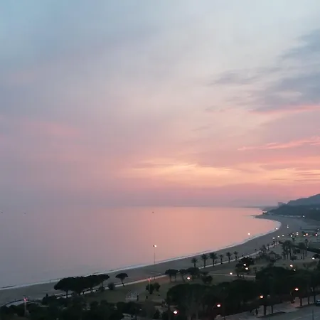 Con Terraza, Vistas Playa Y Montana Hospitalet De L'Infant