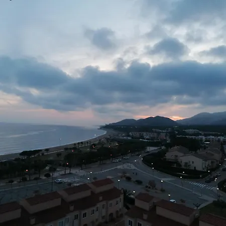Con Terraza, Vistas Playa Y Montana Apartment *